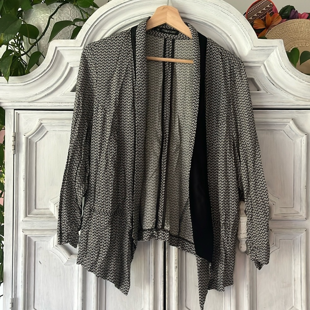 5 for $25! Maurice’s Draped Front Cropped Black Cream Tuxedo Blazer OX (14W)